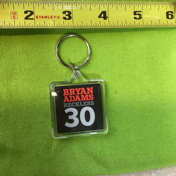 BRYAN ADAMS Reckless 30 Keychain Rock n Roll - Picture 1 of 2
